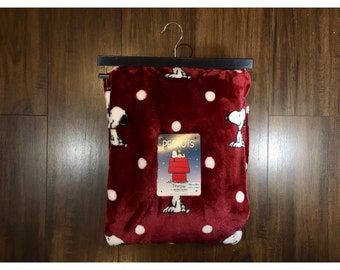 Berkshire Peanuts SNOOPY Soft &quot;Polka Dot&quot; Home Plush Throw Blanket Collection