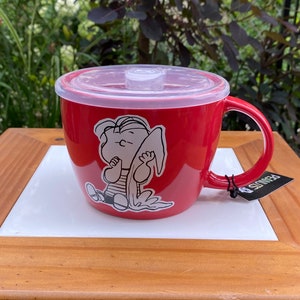 Peanuts SNOOPY &quot; Red Hot Towel&quot; 22oz Home Ceramic Mug Collection