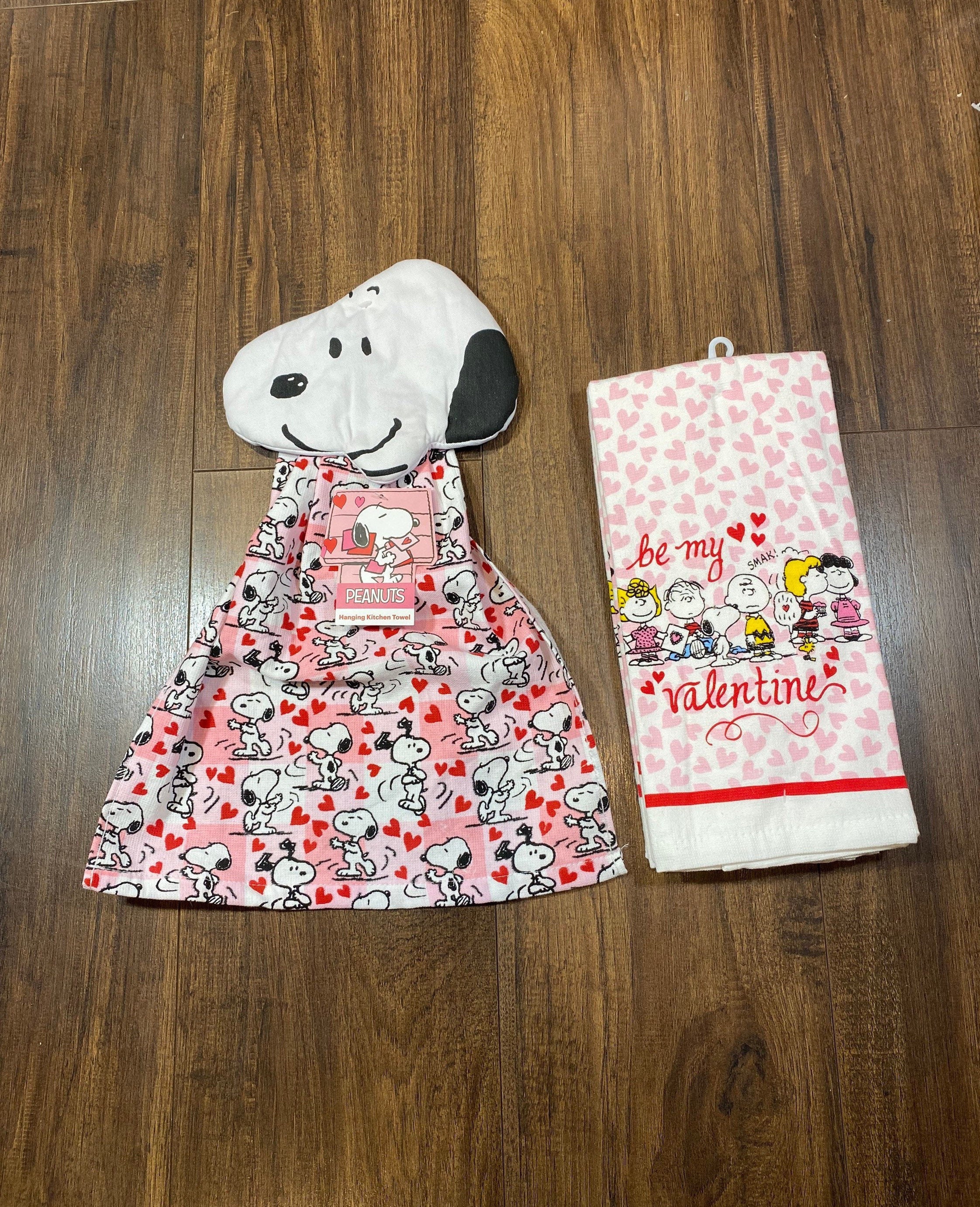 Embroidered Finger Tip Towel Valentine Snoopy 