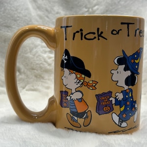 SNOOPY & FRIENDS Halloween “Trick or Treat” Mug Collection