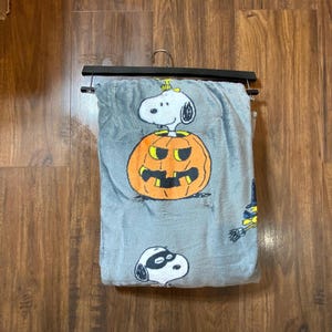 Cozy Up for Fall with Snoopy! Limited Edition Peanuts &quot;Pumpkin Craft with Woodstock&quot; Soft Throw