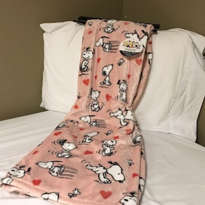 Peanuts SNOOPY "Love is Here" Pink Heart All-Over 60x70in Throw Blanket Collection- Valentine Edition