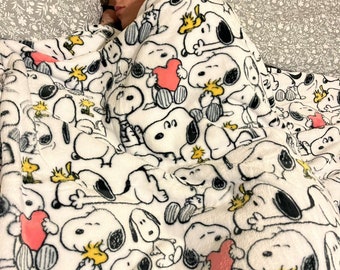 Berkshire Peanuts SNOOPY "poses & Paws" Soft Navy Blue Throw Blanket