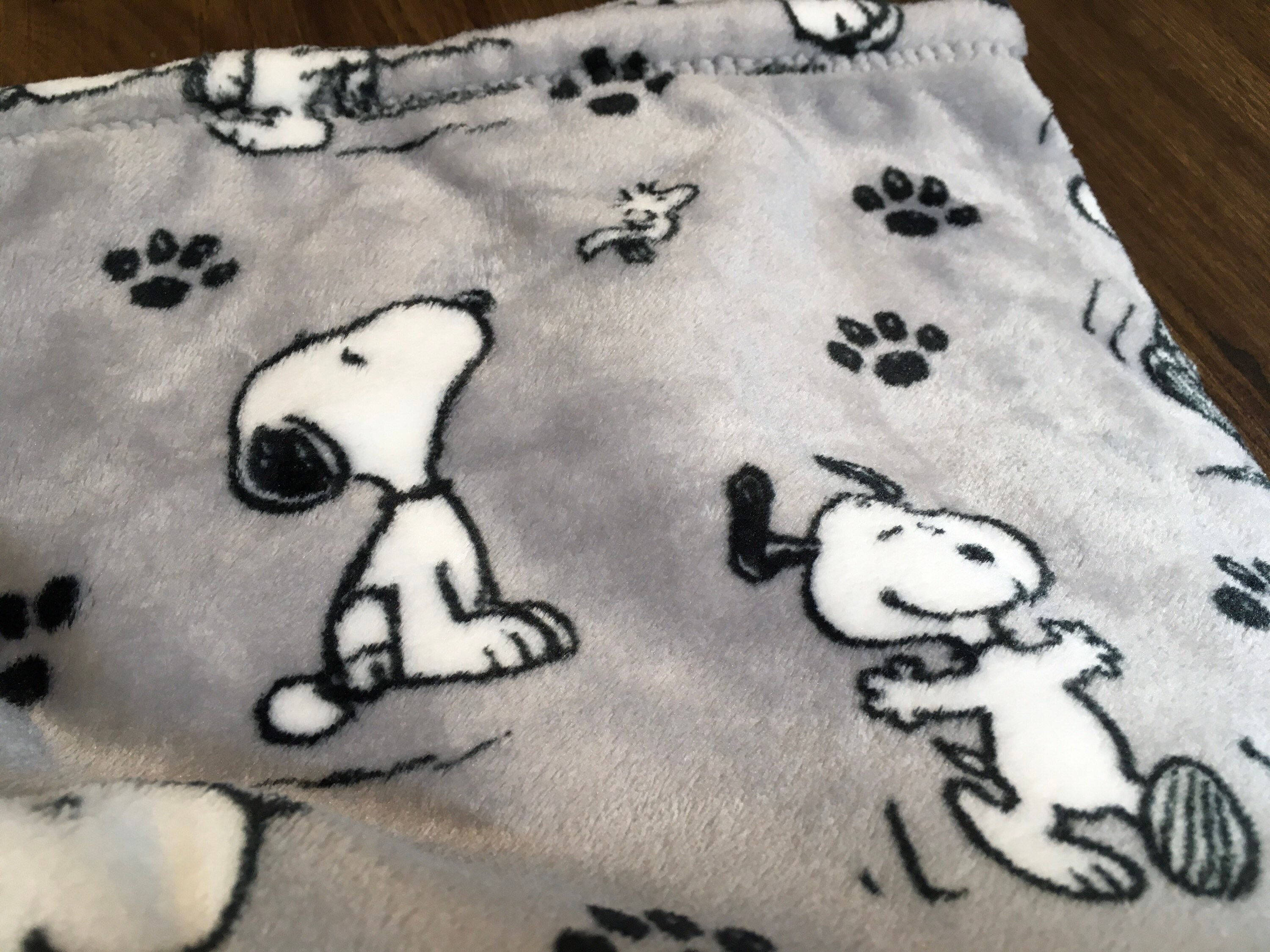 Snoopy Peanuts Posen und Pfoten Decke Etsy.de