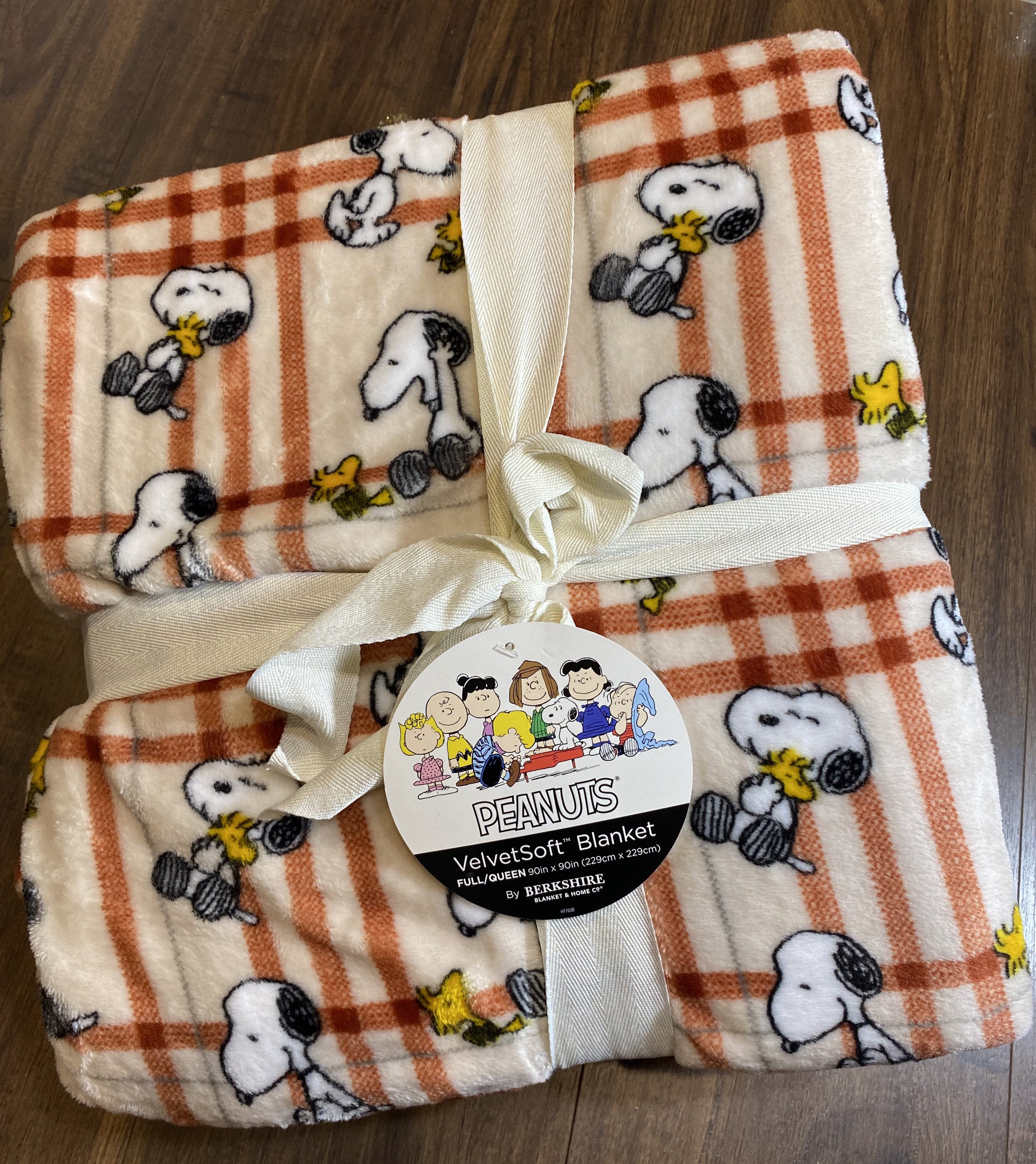 Peanuts holiday online blanket