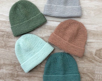 Baby hat in pure wool (100% merino), hand knitted in garter stitch, cuffed hat