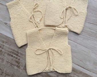 Gilet bébé sans manche, gilet de berger écru en pure laine, tricoté à la main
