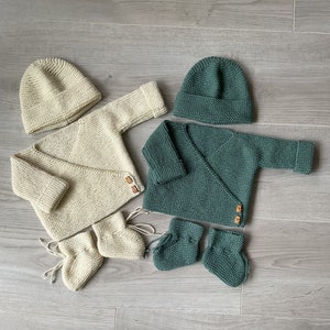 Baby set, baby birth outfit, pure wool (100% merino), hand knitted, bra, slippers and hat