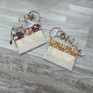Pochette à bandoulière en Liberty, lin et tissu pailleté doré, petit sac, sacoche, besace, sac en tissus