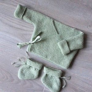 Baby set, newborn baby outfit, pure wool (100% Merino), hand knitted, baby vest, baby booties, baby outfit, liberty