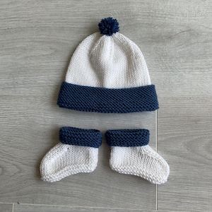 Baby hat and booties set for 3 months, hand-knitted in pure 100% merino wool, blue and white