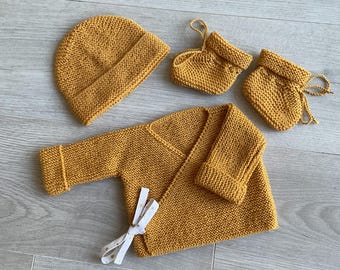 Ensemble bébé, tenue naissance, pure laine (100% Mérinos), tricoté à la main, brassière bébé, bonnet bébé, chaussons bébé, prêt à livrer