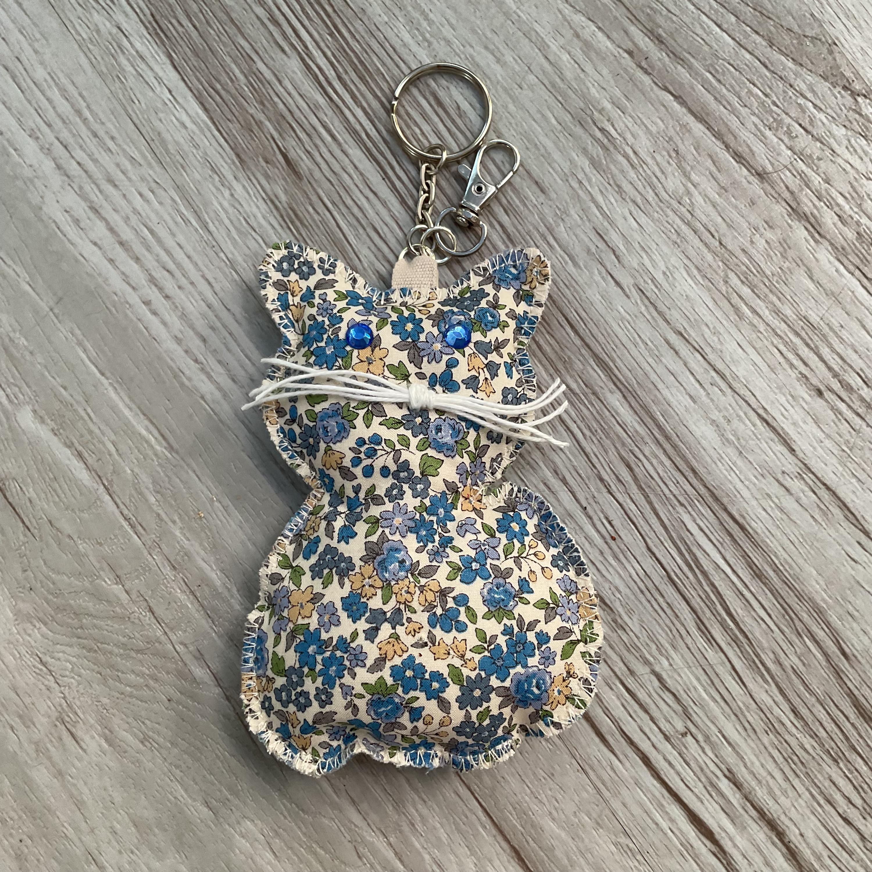 Porte-Clés Et Bijou De Sac – Agate Rouge – Formes Cube + Chat – ButterflyBIJOUX
