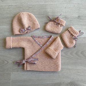 Baby set, newborn girl outfit, pure wool (100% Merino), hand knitted, baby vest, baby hat, baby booties, baby outfit