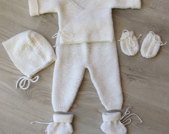 Ensemble bébé, tenue naissance, brassière, pantalon, chaussons, bonnet, moufles bébé, pure laine (100% Mérinos), tricoté à la main