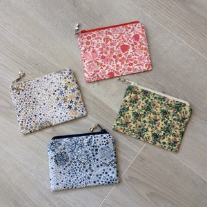 Mini pochette en Liberty, porte monnaie femme, porte-cartes, tissu Liberty, trousse plate, pochette, tissu