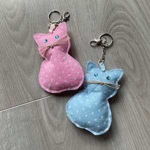 Fabric cat keychain, bag charm, fabric keychain, pad, felt, cat
