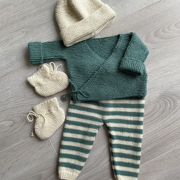 Ensemble bébé, tenue naissance, brassière, pantalon, chaussons, bonnet bébé, en pure laine (100% Mérinos), tricoté à la main, vert et écru