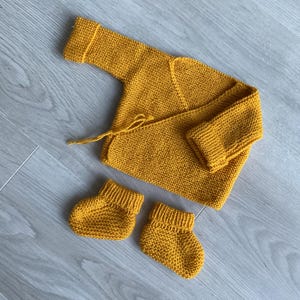 Baby set, newborn baby outfit, pure wool (100% Merino), hand knitted, baby vest, baby booties, baby outfit