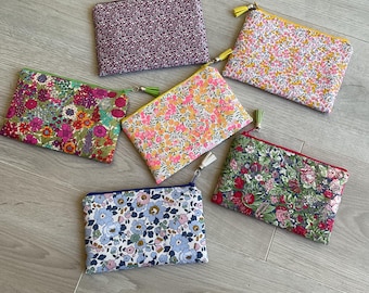 Pochette en Liberty, trousse plate, trousse molletonnée, petite pochette en Liberty, trousse à maquillage, trousse pour sac, prêt à livrer