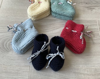 Chaussons bébé en pure laine 100% mérinos avec lacets en Liberty, 0/3 mois, bottons, chaussons  tricotés à la main