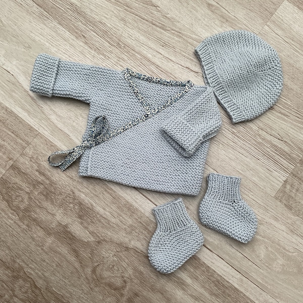 Babyset, Neugeborenenoutfit, reine Wolle (100% Merino), handgestrickt, Babyweste, Babymütze, Babyschuhe, Babyoutfit
