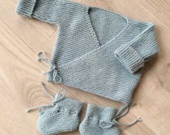 Baby set, baby birth outfit, pure wool (100% Merino), hand knitted, baby bra, baby slippers, baby outfit