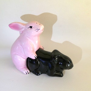 Old salt and pepper shaker - Large model - Enamelled ceramic rabbits - 1980