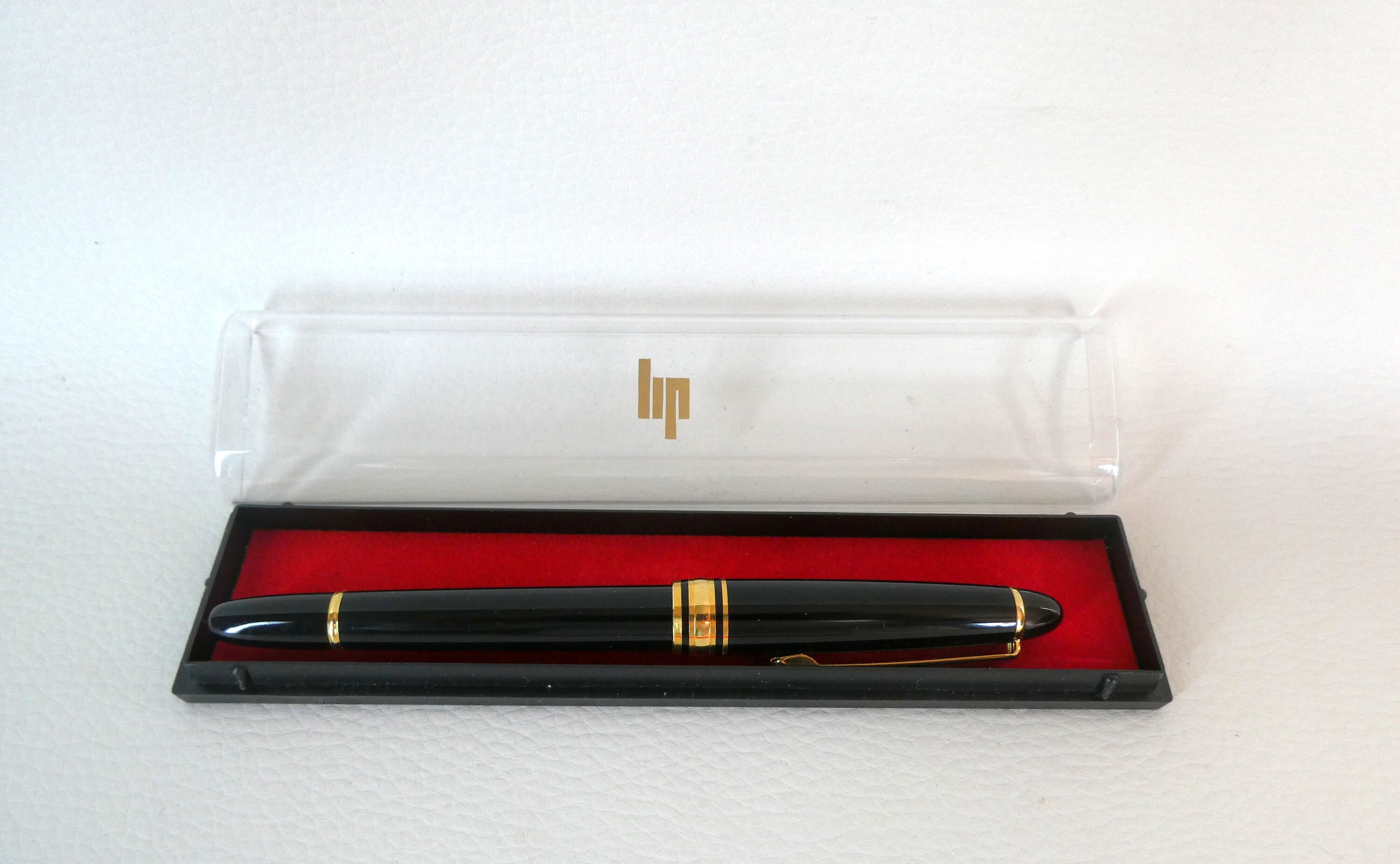 Stylo Plume Vintage En Bakélite Alpin 230 - Écriture Rétro Et Authentique