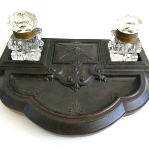 Ebonite inkwell from the Napoleon III period, 19th century