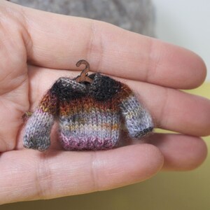 1:24 Brown and Gray Sweater