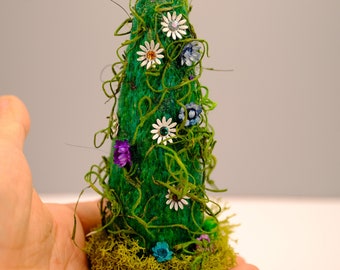 Needle-Felted Dollhouse Christmas Tree (5 inches / 13 cm)