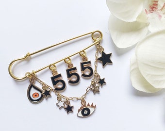 555 Good Luck Pin, New Mum Gift, Hamsa Pin, Stroller pin, Diaper Bag Safety Pin, Baby Pin, New Mommy, Gift For New Mom, Evil Eye Baby Pin,