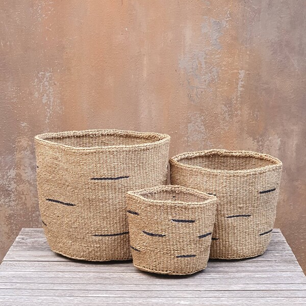 KALAHARI: Natural and black patterned sisal basket