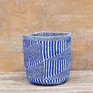 TANO: 10"W x 11.5"H Recycled black wool and sisal basket / Recycled wool/ Storage basket
