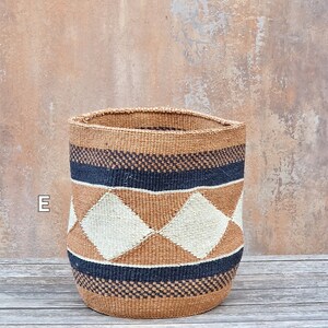 TAMADUNI: 9W x 9H Geometric fine weave sisal basket image 6