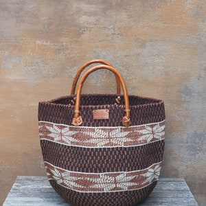 NNE: Brown patterned sisal basket bag image 1