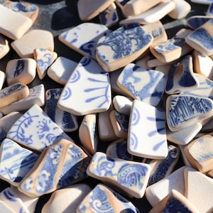 Cerámica marina, azul/blanca, pulida y desgastada, ideal para joyería, mosaicos, manualidades y proyectos a medida. Paquetes de varios tamaños: 5 mm-30 mm. 15 piezas.