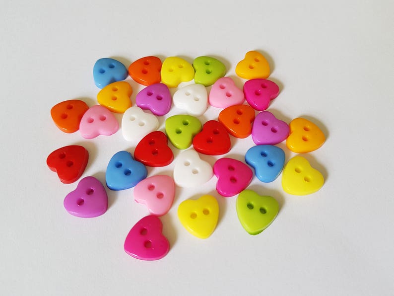50 x 2-Hole Acrylic Crystal Heart Buttons 12mm