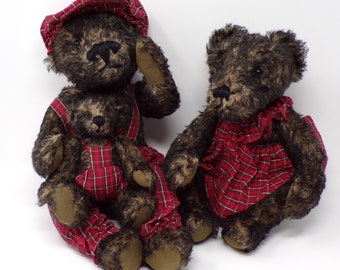 Collectible Mohair Bear Family - The Bearkoff's, Set of 3 Dark brown mohair bears,