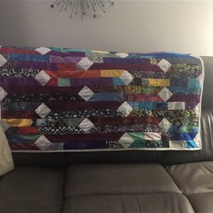 Scrappy Quilt - 46&quot; breit x 61&quot; lang, Recycelter Stoff Quilt