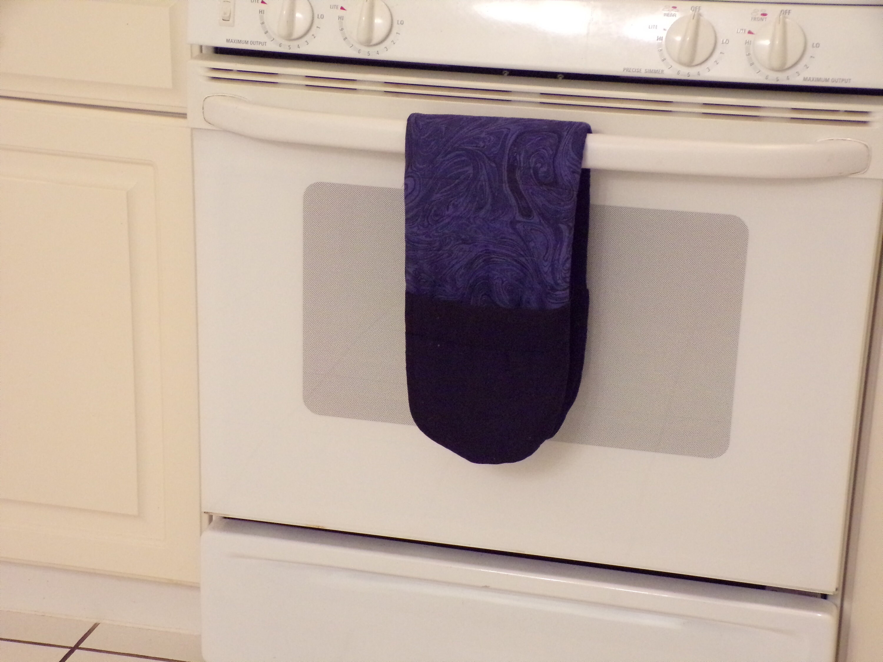 Quilted Reversible DoubleHanded Oven Mitt, Casserole Oven Mitt