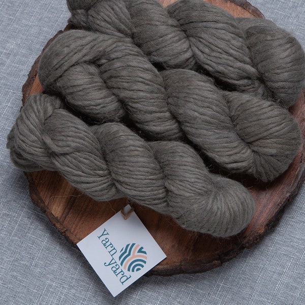 Alpaca yarn in Stone Gray, Knitting Yarn Grey, Alpaca Wool for Handknitting, Hand dyed Alpaca Yarn, Organic Dye Yarn