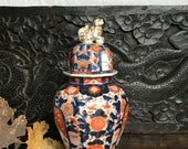 Antique Imari jar and cover 19th Century china display vase Foo dog cover