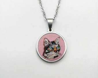 Bengal Cat Necklace Gift, Hand Embroidered Cat Pendant, Kitty Jewelry, Custom Cat Embroidery, Cat Portrait for Mom,Kitten Photo Art Necklace