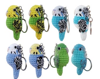 超ソフトなかぎ針編みのベビーインコキーホルダー | かぎ針編みの