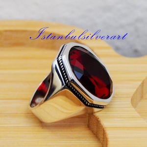 Anello da uomo in argento sterling fatto a mano: design ottomano con rubino e zirconi cubici