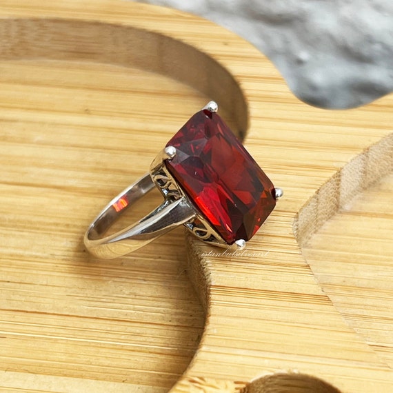 Bague En Argent Avec Topaze Rouge - Taille 51 - Occasion
