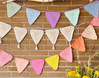 Happy Birthday Bunting Crochet Pattern I ALL LETTERS & NUMBERS included (English and Dutch)