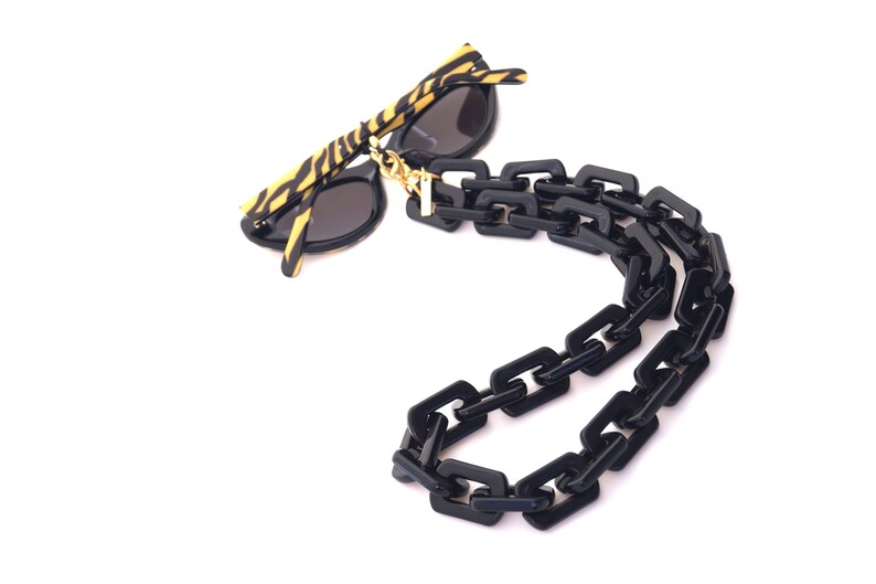 gucci eyeglass chain